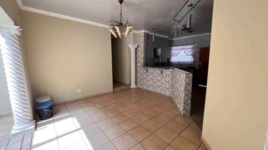 4 Bedroom Property for Sale in Langenhovenpark Free State